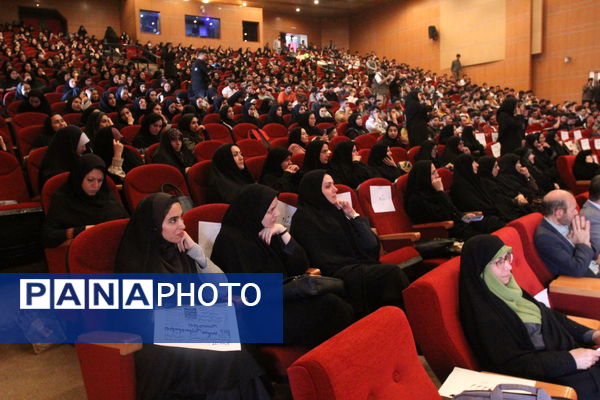 نخستین اجلاسیه شهدای دانشجو معلم در زنجان 