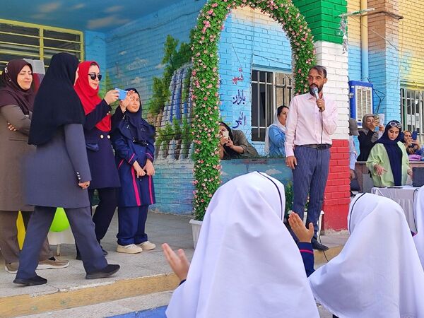 جشن شکوفه ها در مدارس شهرستان قدس، آغاز طلایی و شیرین  سال تحصیلی