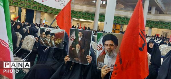 آیین بزرگداشت رهبر شهید انقلاب اسلامی در مصلای خاتم‌الانبیا(ص) زنجان 