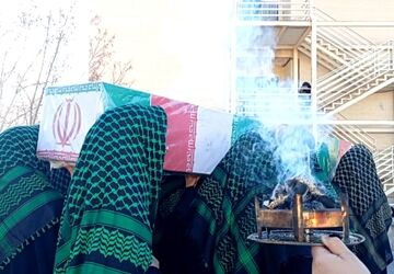 عطرآگین شدن مدارس شهر بن به عطر شهدای گمنام