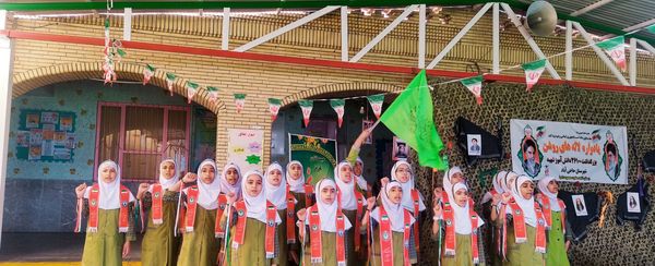 یادواره شهدای «لاله های روشن» حاجی‌آباد