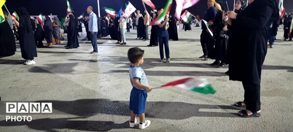 حضور پرشور شهروندان بندرعباسی در ساحل خلیج فارس