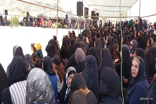 تعزیه خوانی در روز عاشورای حسینی در گلزار شهدای بار 
