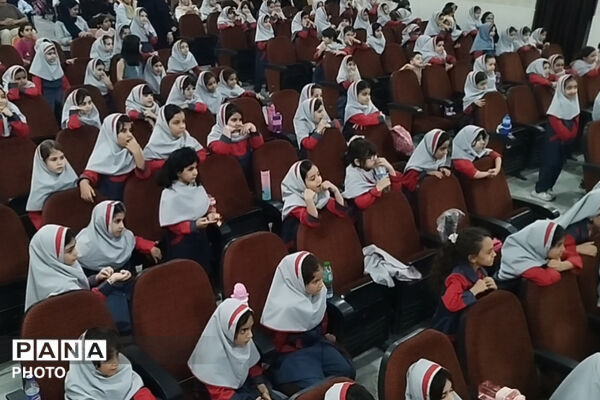 جشن شکوفه‌ها در اردوگاه فرهنگی فدک شیراز