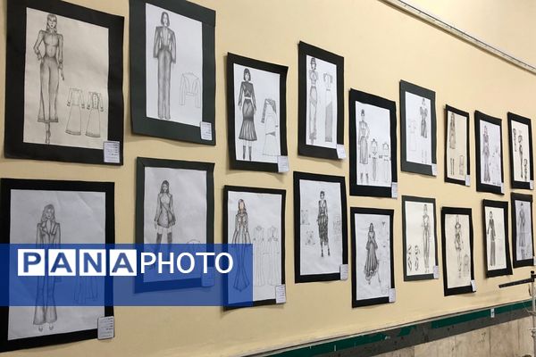 برپایی نمایشگاه آثار هنری دانش‌آموزان به مناسبت دهه فجر 