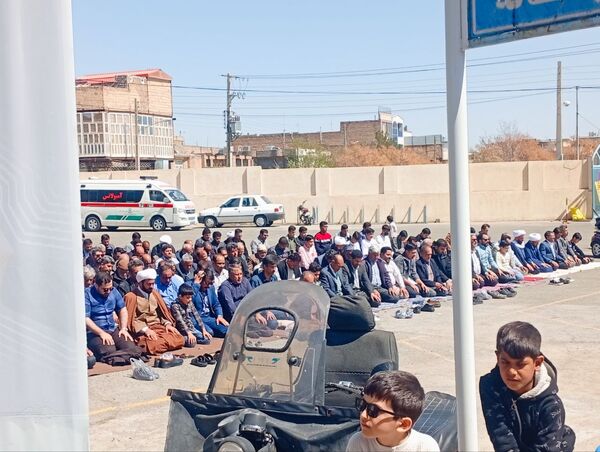 نماز جمعه این هفته شهرستان کاشمر همزمان با روز قدس برگزار شد 