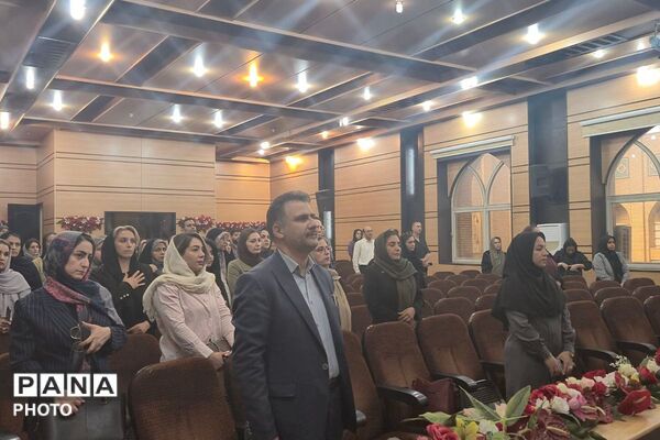 نخستین مجمع عمومی انجمن اولیا و مربیان فرزانگان ۲ شهریار