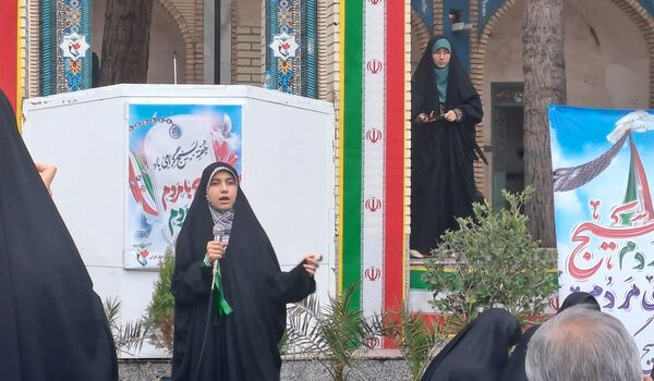  غبارروبی مزار شهدا در نیشابور 
