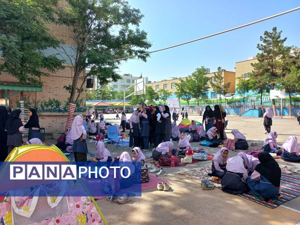 برگزاری اردوی حیاطی و جشن آخر سال در دبستان دخترانه شاهد تحقیقی ناحیه ۶
