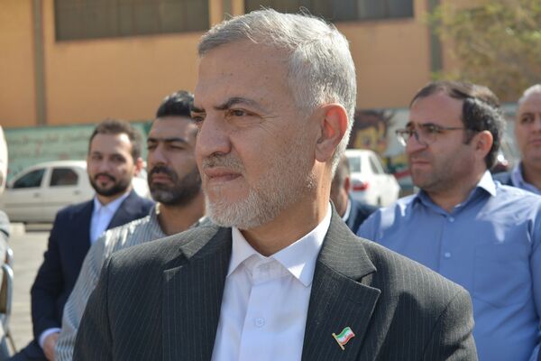 حاج مجید خوئی و بانو کمپانی، سازندگان ۹ کلاس جدید برای دختران بهارستانی