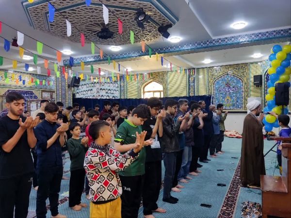 اعتکاف نورانی دانش‌آموزان بهبهان