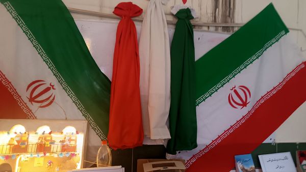 نمایشگاه ایرانمون در مدرسه خدیجه کبری شهرستان کیار