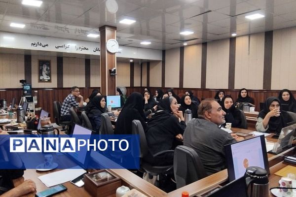 برگزاری جلسه آموزشی سرگروه های آموزشی قطب شهرری به میزبانی ناحیه یک شهرری