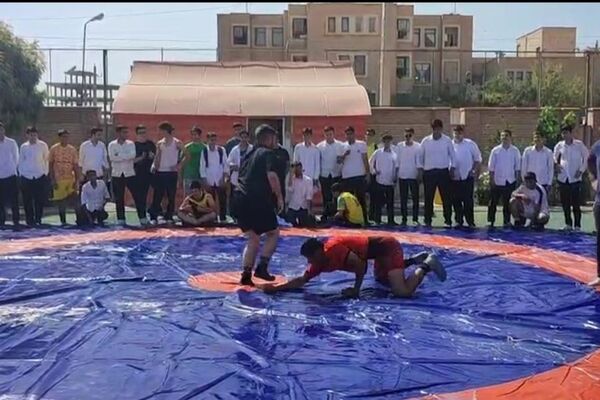 هیجان ورزشی با مسابقات کشتی و طناب‌کشی در دبیرستان حکیم ابوالقاسم فردوسی