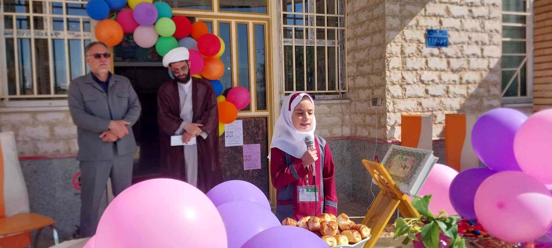 جشن غنچه‌ها در اشترینان؛ آغاز رسمی مسیر آموزشی نوآموزان پیش‌دبستانی