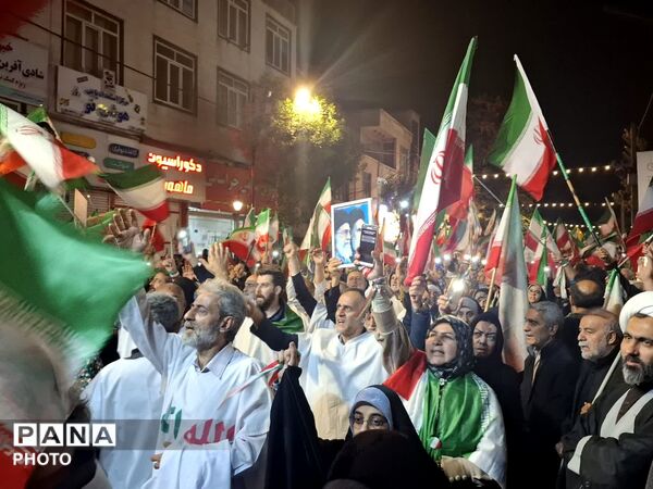 نودودمین شب ایستادگی  مردم کرج