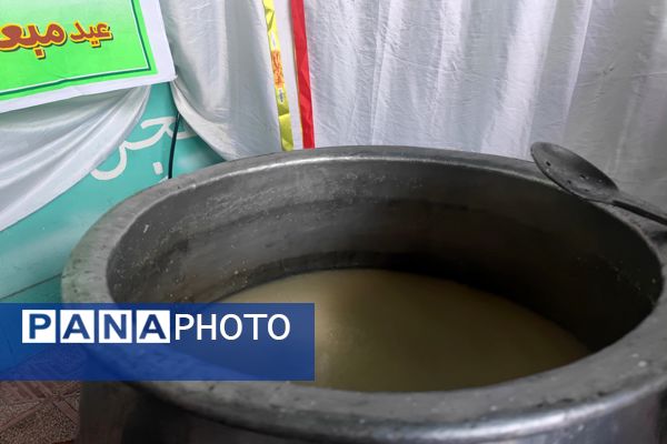 پخت شله زرد نذری در دبیرستان شاهد شهید قاسم سلیمانی