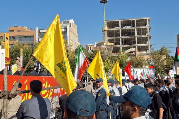 مراسم وداع با پیکر پاک شهید نیلفروشان