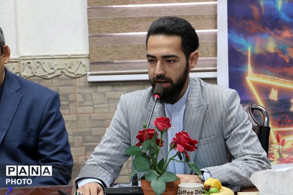 آیین تقدیر وتجلیل از ۱۸ معلم نمونه در شهرستان قرچک 