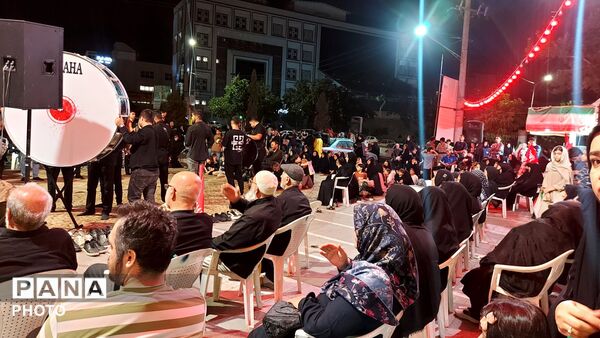 هم‌نوا با کاروان عشق؛ برگزاری مراسم اربعین در پارک لاله
