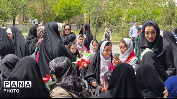 هم صدا با دختران شهید مینابی در روز دختر