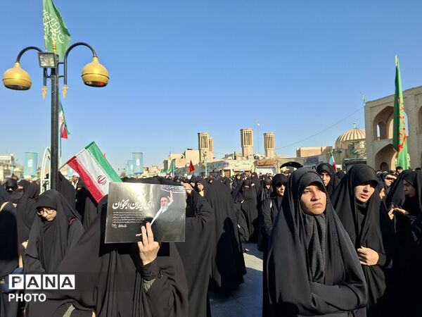 یزد، عزادار در سوگ پدر