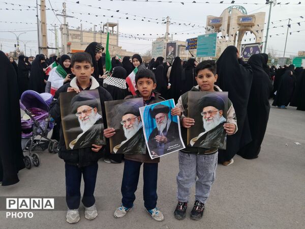 اجتماع «بیعت» فرهنگیان و دانش‌آموزان جعفرآباد با رهبر جدید انقلاب 