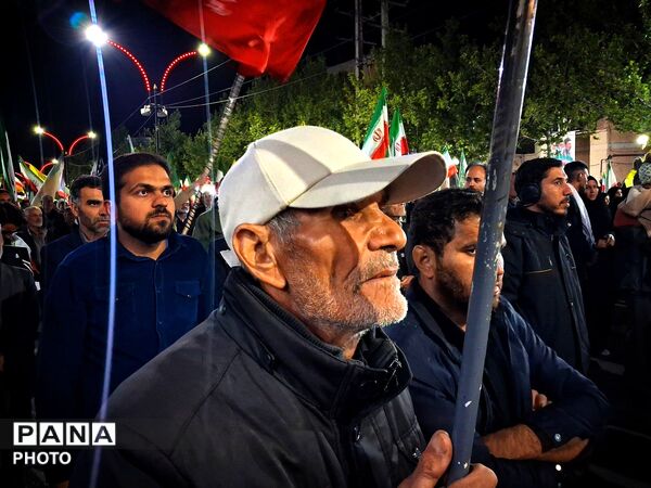 صدای ایستادگی در شب‌های خیابان