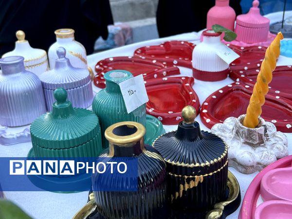 بازارچه دهه فجر در شهرک ینگی امام ساوجبلاغ 