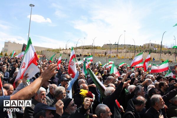 تشییع پیکر خانوداه شهید دکتر حسین طاهری در پردیس