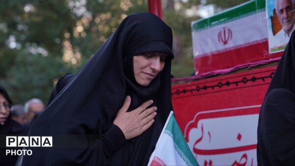مراسم تشییع پیکر مطهر شهیدان مصطفی امینی و عبدالحسین شیخ‌کوپایی در اصفهان