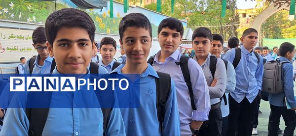 بازگشایی مدرسه شهید مطهری با لبخند مهر 