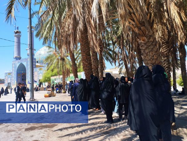 پیاده‌روی دلدادگان جامانده از کربلا در حاجی‌آباد