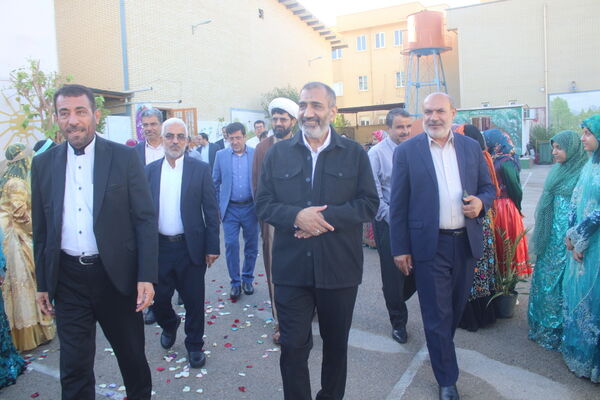 نواختن زنگ آغاز سال تحصیلی در دبیرستان شهیده سهام خیام  شاهد بوشهر