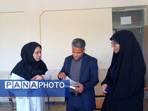 بیست و سومین دوره مسابقات آزمایشگاهی علمی مدارس در پژوهشسرای دکتر چمران شهرستان برخوار 