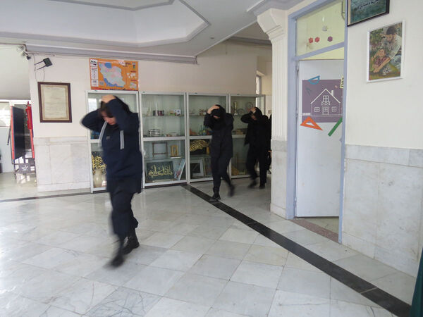برگزاری مانور زلزله در هنرستان محمودیه شهرستان بجنورد 
