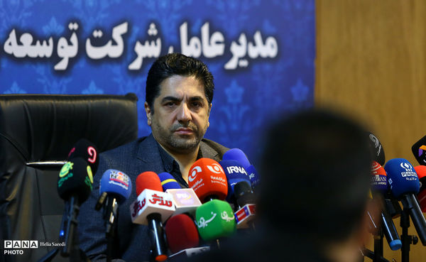 بازدید خبرنگاران از روند بازسازی و تعمیرات ورزشگاه آزادی 