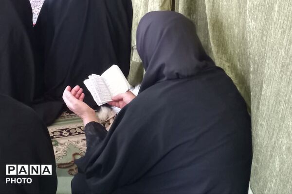 نماز جمعه‌ای که عزادار رهبر شهیدمان بود