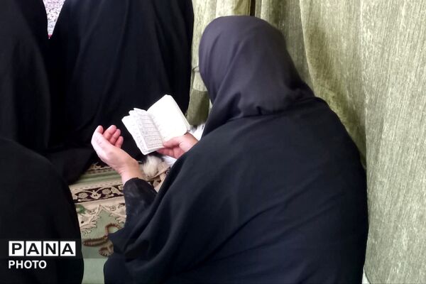 نماز جمعه‌ای که عزادار رهبر شهیدمان بود