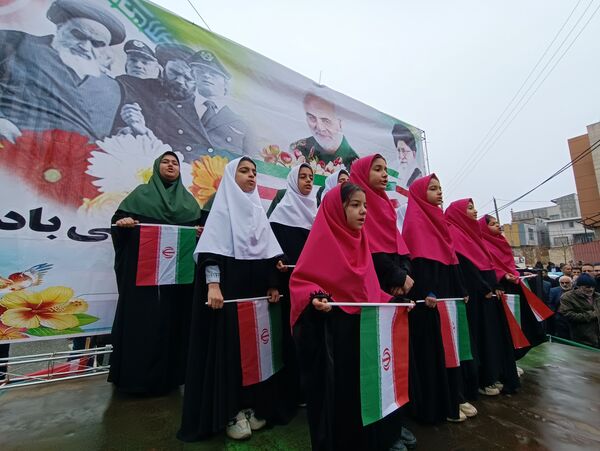 جشن تولد چهل و هفت سالگی انقلاب در گلوگاه 