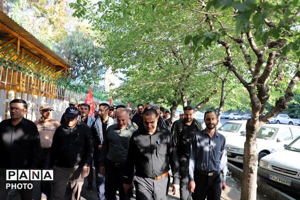 حضور کاروان فرهنگیان استان چهارمحال و بختیاری در مراسم تشییع رهبر شهید