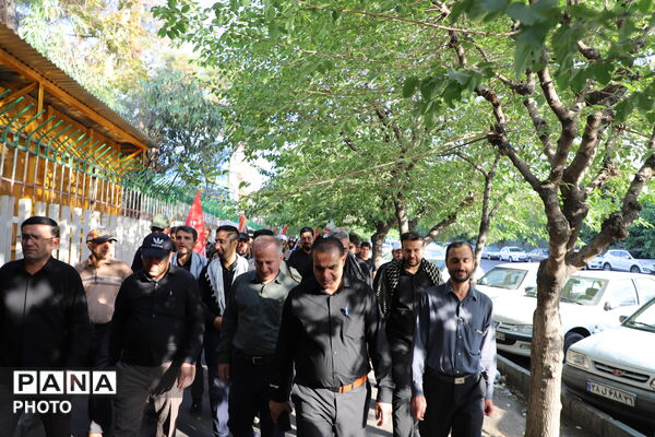 حضور کاروان فرهنگیان استان چهارمحال و بختیاری در مراسم تشییع رهبر شهید