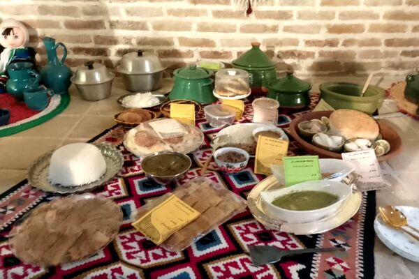 شکوه و زیبایی ویژه‌برنامه‌های هفته فرهنگ و هنر در مدارس رباط‌کریم