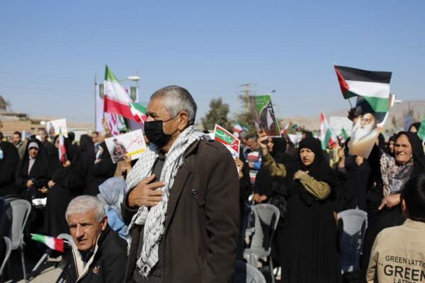 حضور پرشور دانش‌آموزان گچساران در راهپیمایی ۲۲ بهمن