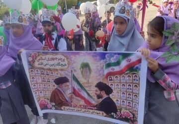 گرامیداشت شهدای دانش‌آموز در فیروزآباد