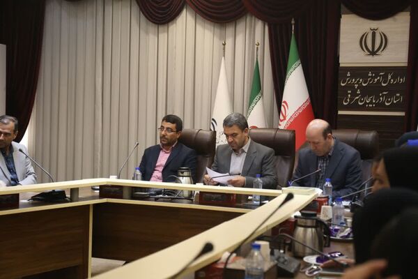 دیدار معاون وزیر آموزش و پرورش با تشکل‌های دانش‌آموزی در تبریز