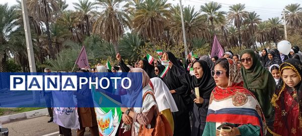 راهپیمایی باشکوه ۲۲ بهمن در فین؛ جلوه‌ای از حضور پرشور مردم