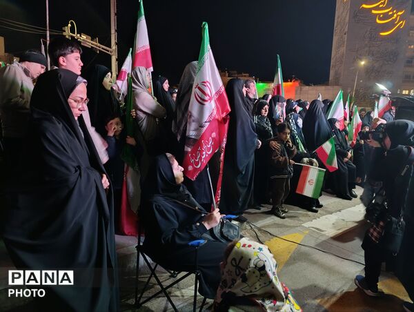 حماسه همدلی ملت در مشهد مقدس