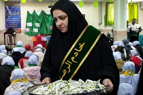 مراسم چهارشنبه‌ امام‌ رضایی در بهارستا‌ن دو