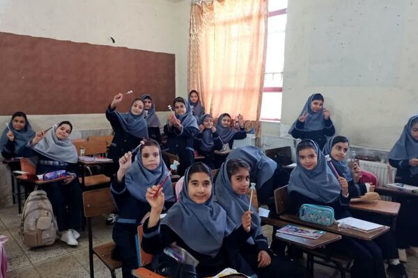 شادترین روز سال تحصیلی در مدرسه کوثر ناحیه ۴ شیراز 